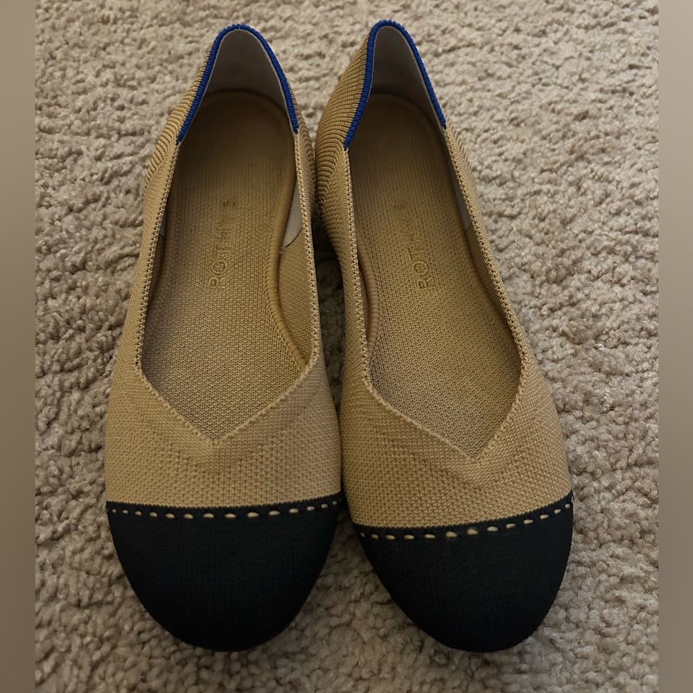 Rothys The Flat Nude/Black 6.5 Like New